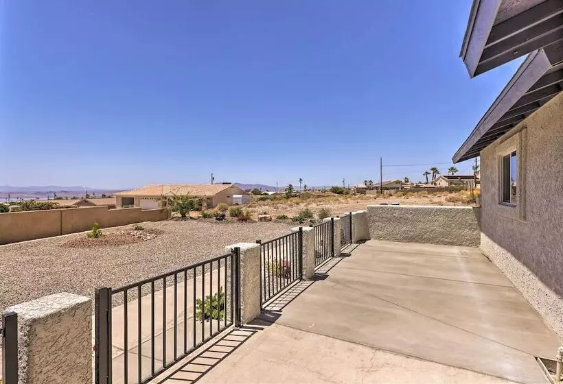 Lake Havasu City Home: Putting Green, Pool Access!