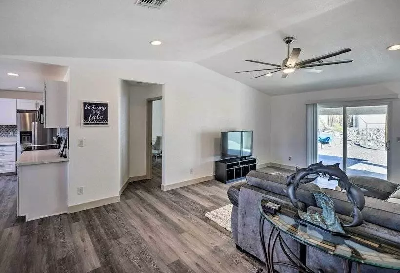 Lake Havasu City Home: Putting Green, Pool Access!