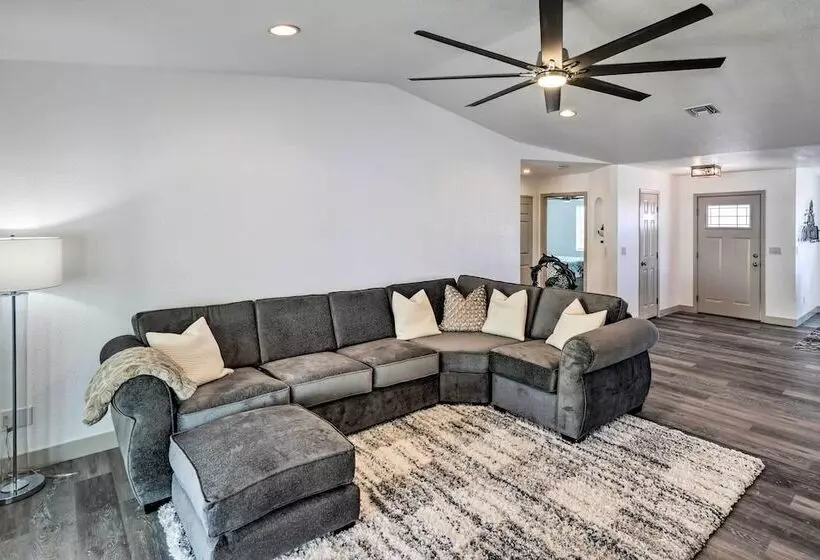 Lake Havasu City Home: Putting Green, Pool Access!