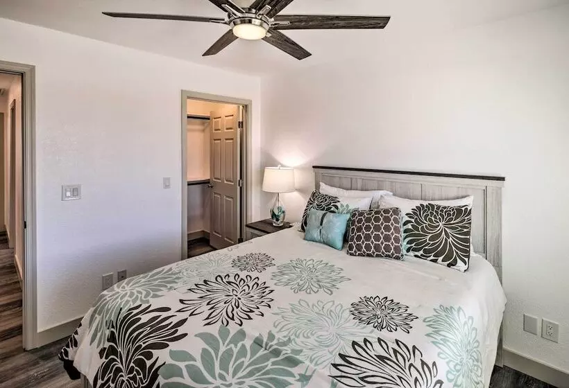 Lake Havasu City Home: Putting Green, Pool Access!