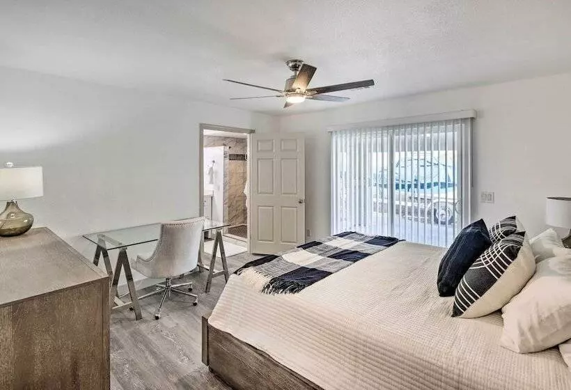 Lake Havasu City Home: Putting Green, Pool Access!