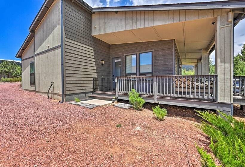 Mountain High Pines Retreat W/ Hot Tub + Views!