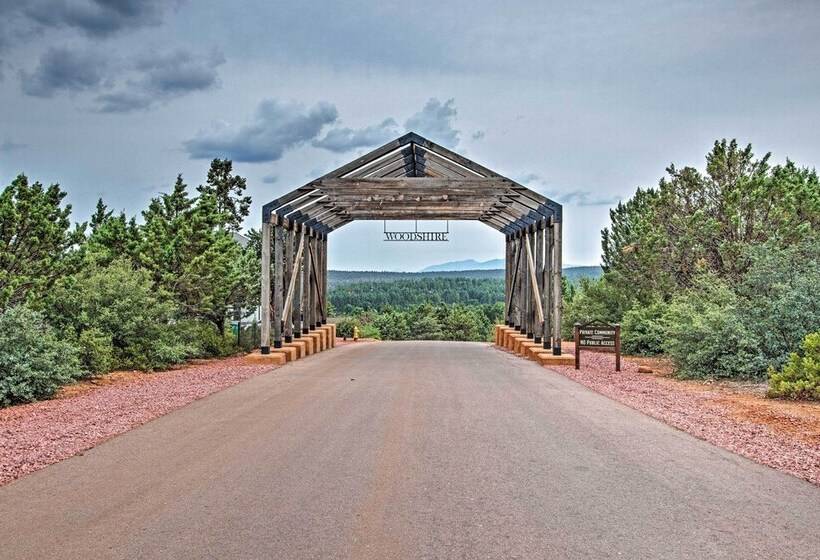 Mountain High Pines Retreat W/ Hot Tub + Views!