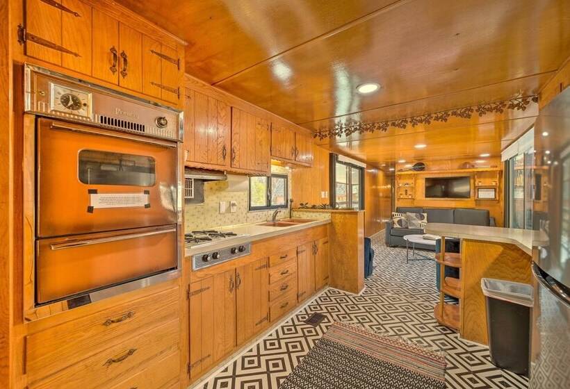 Waterfront Payson Escape W/ Private Hot Tub & Deck