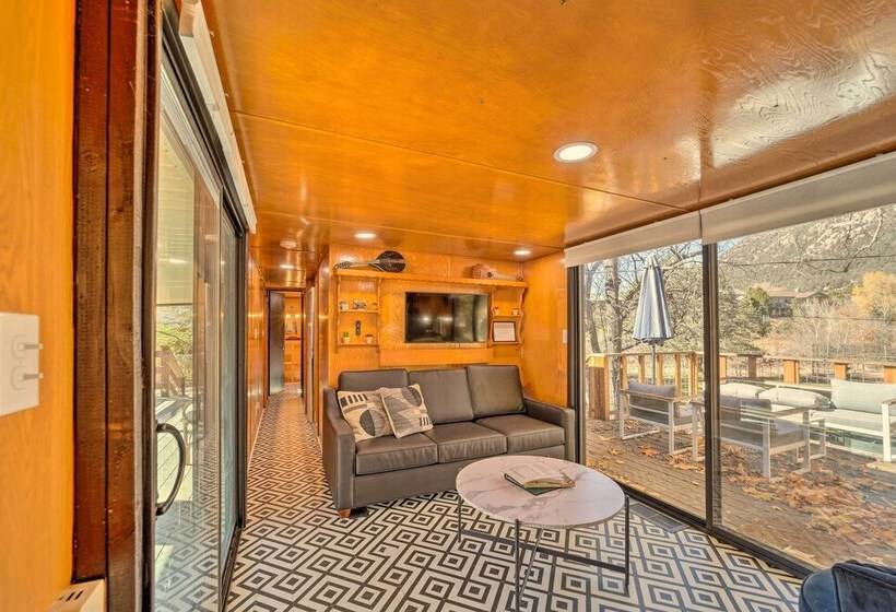 Waterfront Payson Escape W/ Private Hot Tub & Deck