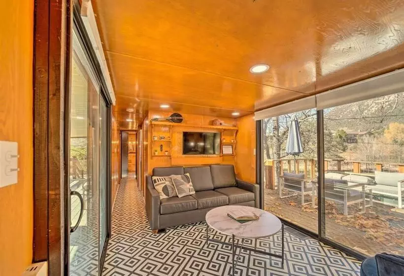 Waterfront Payson Escape W/ Private Hot Tub & Deck