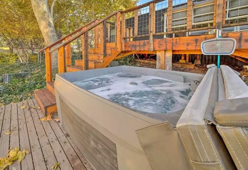 Waterfront Payson Escape W/ Private Hot Tub & Deck