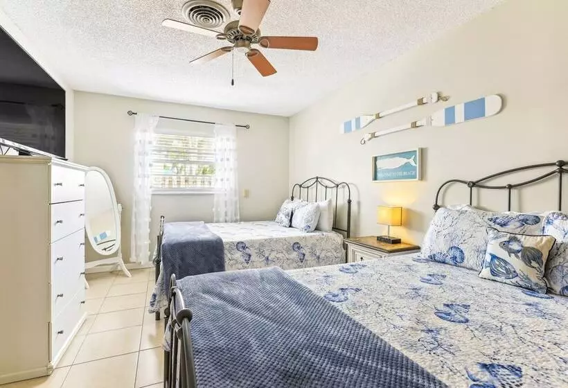 Jensen Beach Home: 1/4 Mi To Beach Access!