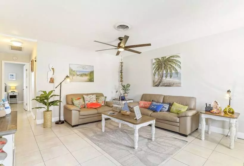 Jensen Beach Home: 1/4 Mi To Beach Access!