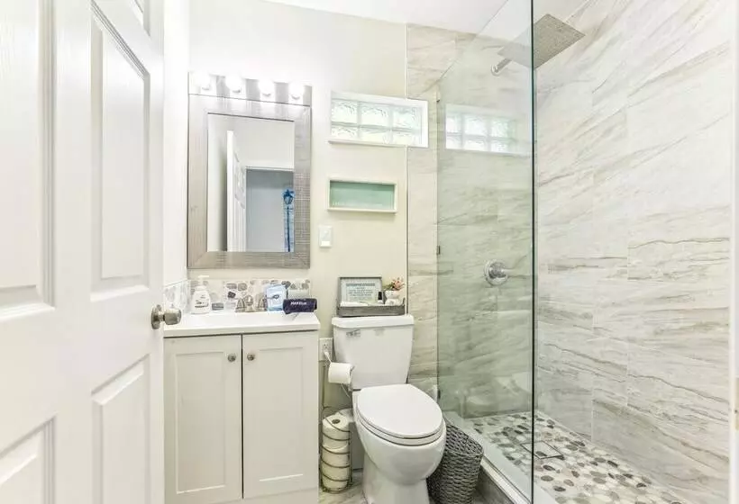 Jensen Beach Home: 1/4 Mi To Beach Access!