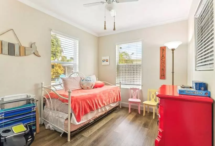 Jensen Beach Home: 1/4 Mi To Beach Access!