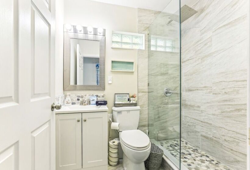 Jensen Beach Home: 1/4 Mi To Beach Access!