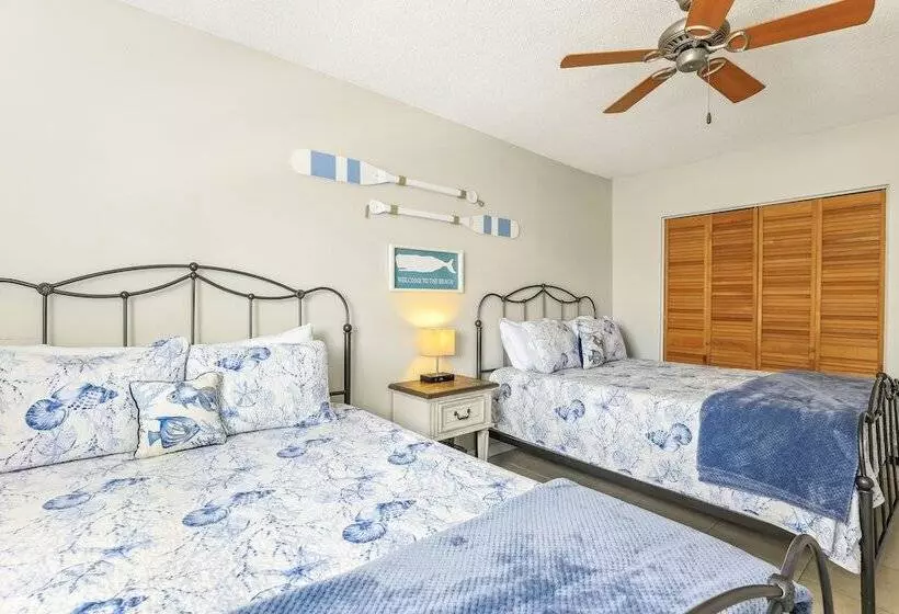 Jensen Beach Home: 1/4 Mi To Beach Access!