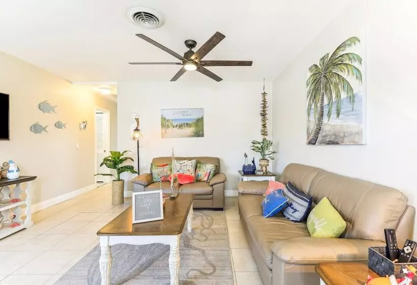 Jensen Beach Home: 1/4 Mi To Beach Access!