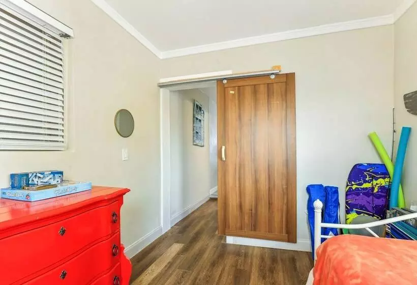 Jensen Beach Home: 1/4 Mi To Beach Access!