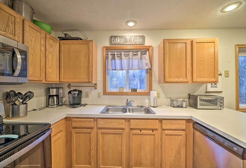 Poconos House W/ Deck + Game Room < 2 Mi To Lakes!