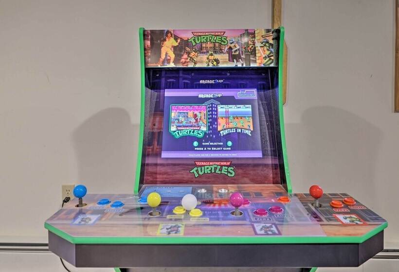 Poconos House W/ Deck + Game Room < 2 Mi To Lakes!