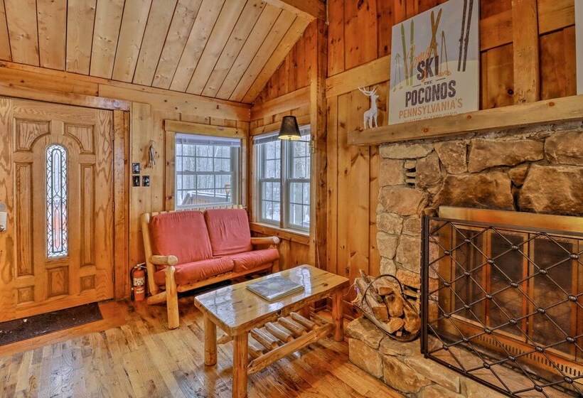 Postcard Worthy Poconos Cabin: ~ 15 Mi To Skiing!