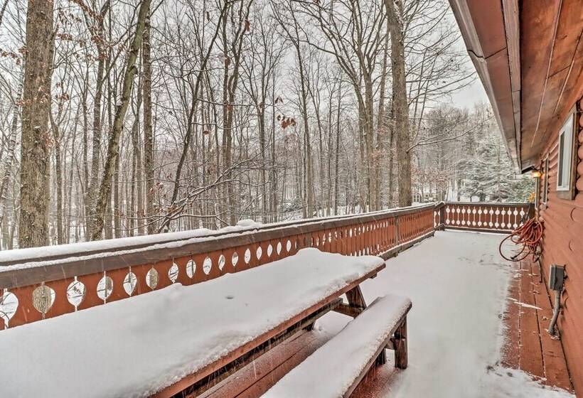 Postcard Worthy Poconos Cabin: ~ 15 Mi To Skiing!