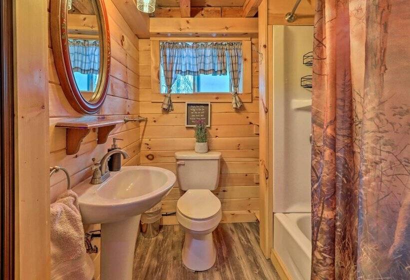 Postcard Worthy Poconos Cabin: ~ 15 Mi To Skiing!