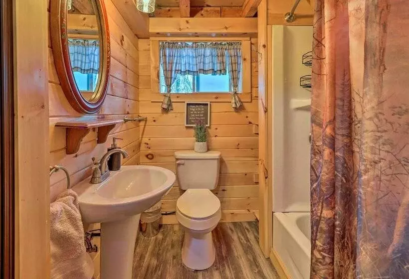 Postcard Worthy Poconos Cabin: ~ 15 Mi To Skiing!