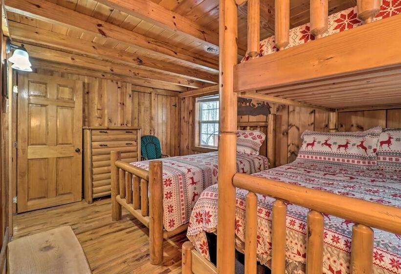 Postcard Worthy Poconos Cabin: ~ 15 Mi To Skiing!