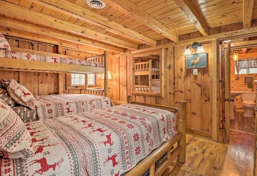 Postcard Worthy Poconos Cabin: ~ 15 Mi To Skiing!