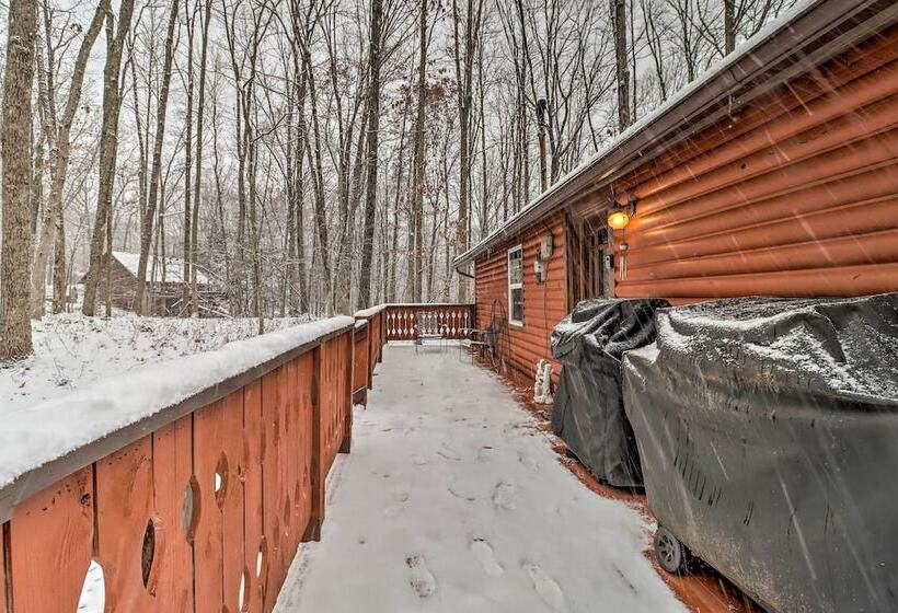 Postcard Worthy Poconos Cabin: ~ 15 Mi To Skiing!