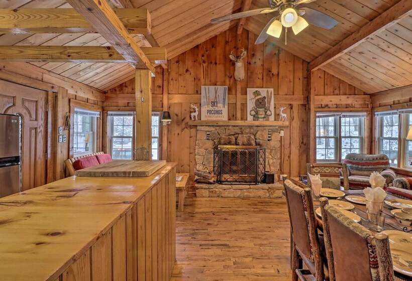 Postcard Worthy Poconos Cabin: ~ 15 Mi To Skiing!