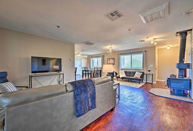 Screened Porch, Fire Pit: Prescott Pad Near Park!