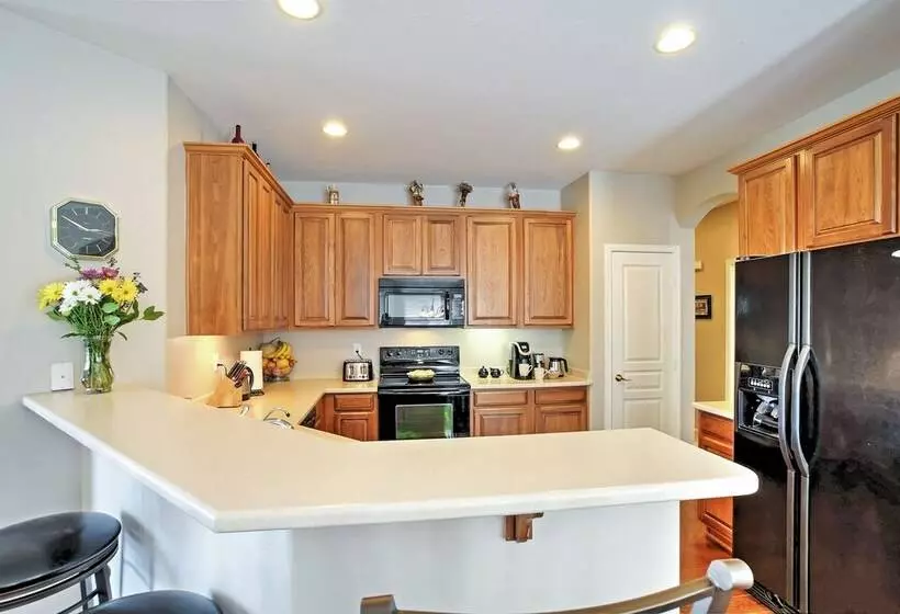 Queen Creek Home: Private Pool + Golf Course View!