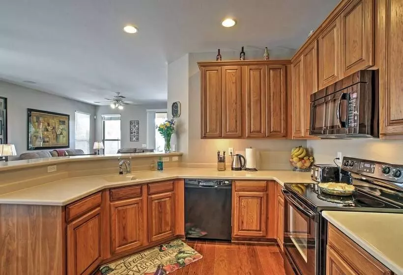 Queen Creek Home: Private Pool + Golf Course View!