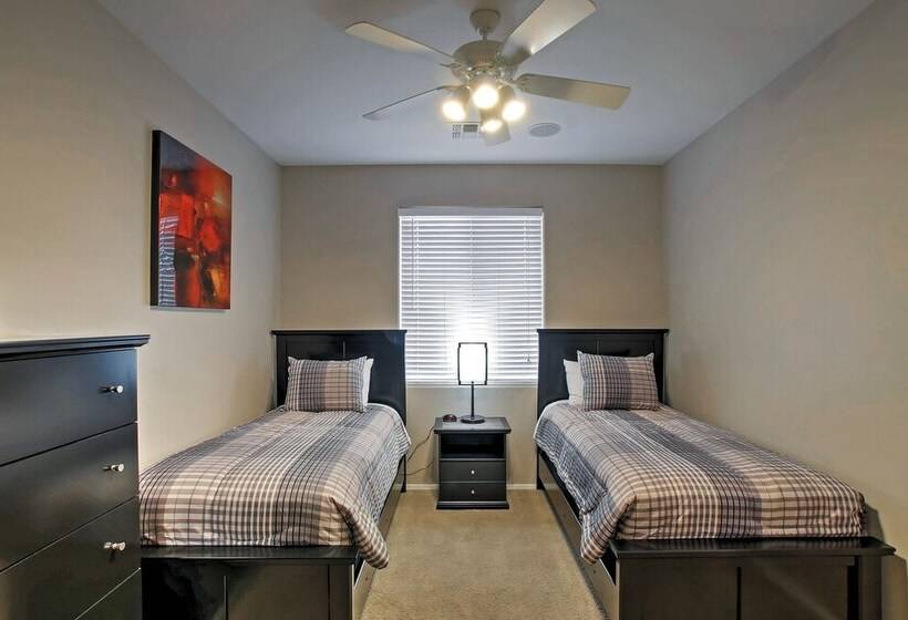 Queen Creek Home: Private Pool + Golf Course View!