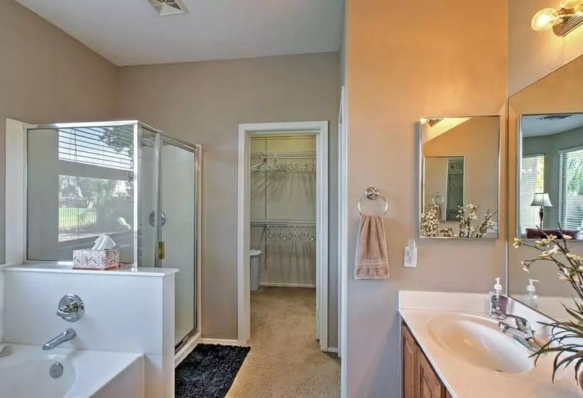 Queen Creek Home: Private Pool + Golf Course View!