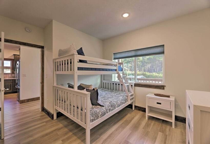 Remodeled Sanderling Sea Cottages, Unit 4