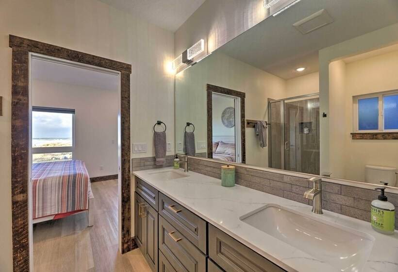 Remodeled Sanderling Sea Cottages, Unit 4