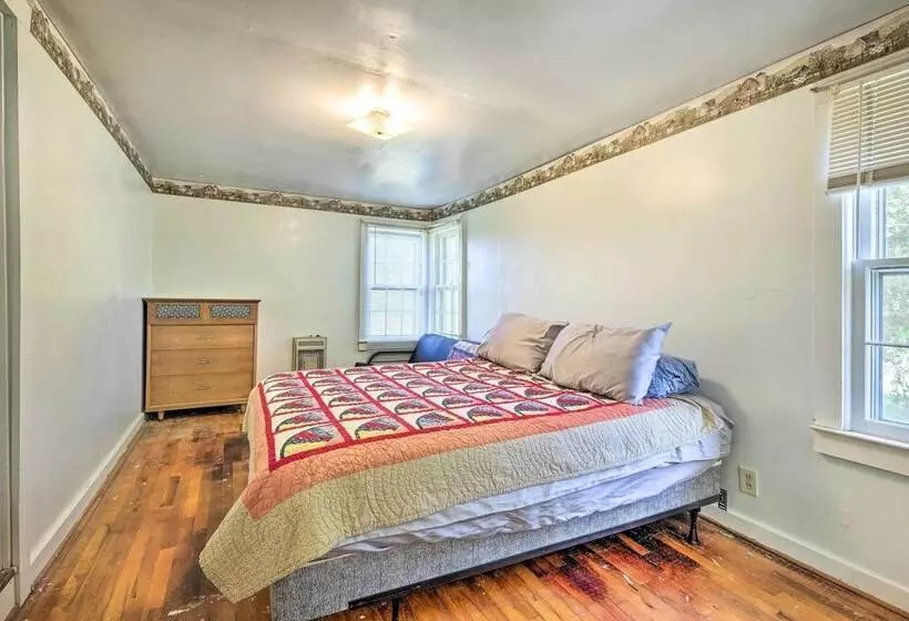 Renovated Ky Farmhouse Retreat W/ Pasture Views!