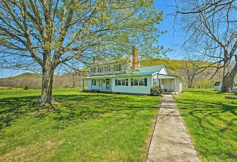 Renovated Ky Farmhouse Retreat W/ Pasture Views!