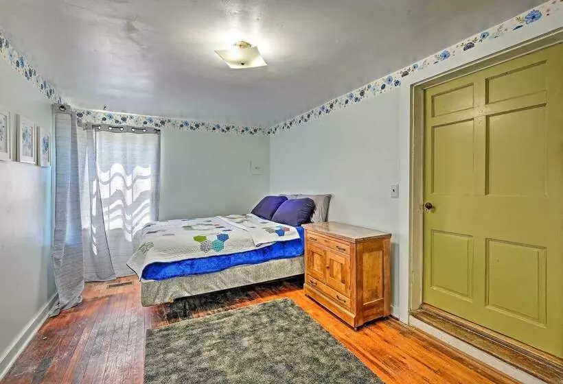 Renovated Ky Farmhouse Retreat W/ Pasture Views!