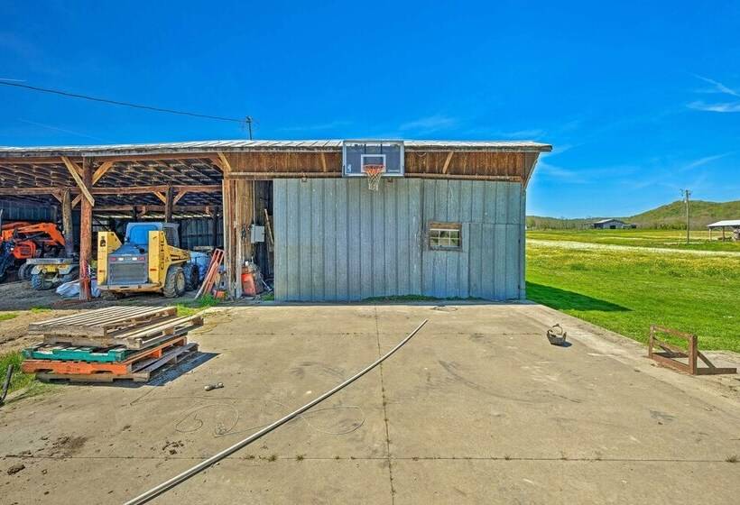 Renovated Ky Farmhouse Retreat W/ Pasture Views!