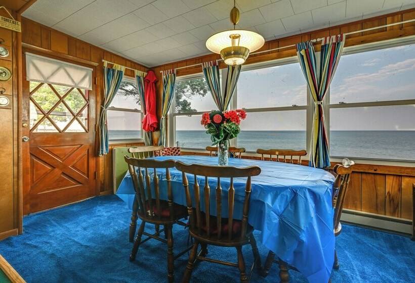 Seasonal Lakefront Tawas City Home W/ Grill!