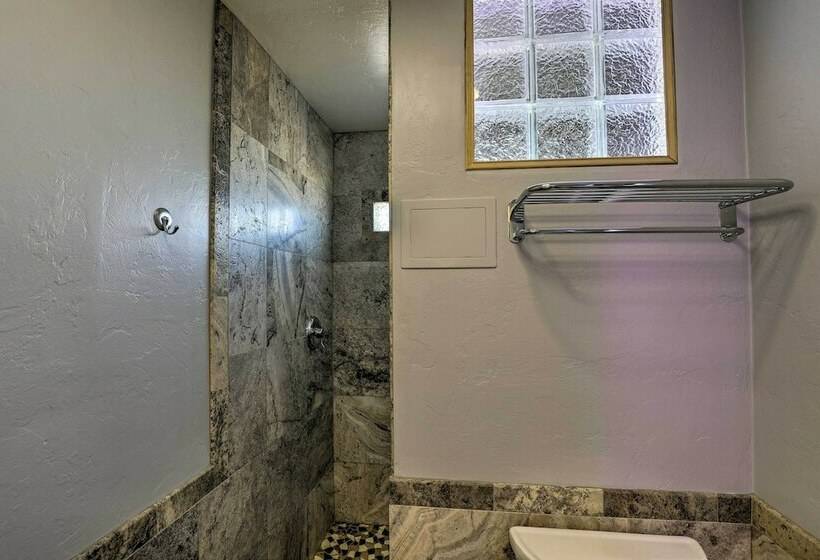 Secluded Marana Home W/ Viewing Decks + Privacy!