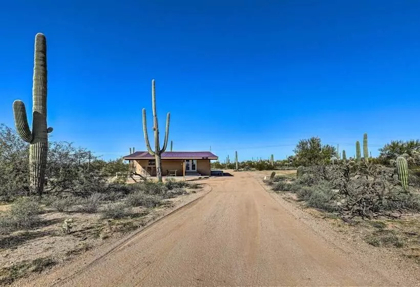 Secluded Marana Home W/ Viewing Decks + Privacy!