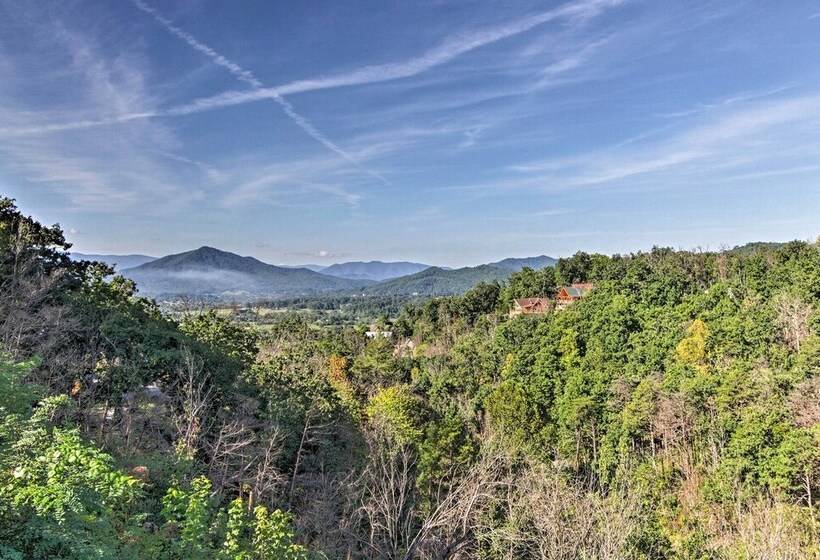 Sevierville Cabin W/ Game Room, Hot Tub & Theater!