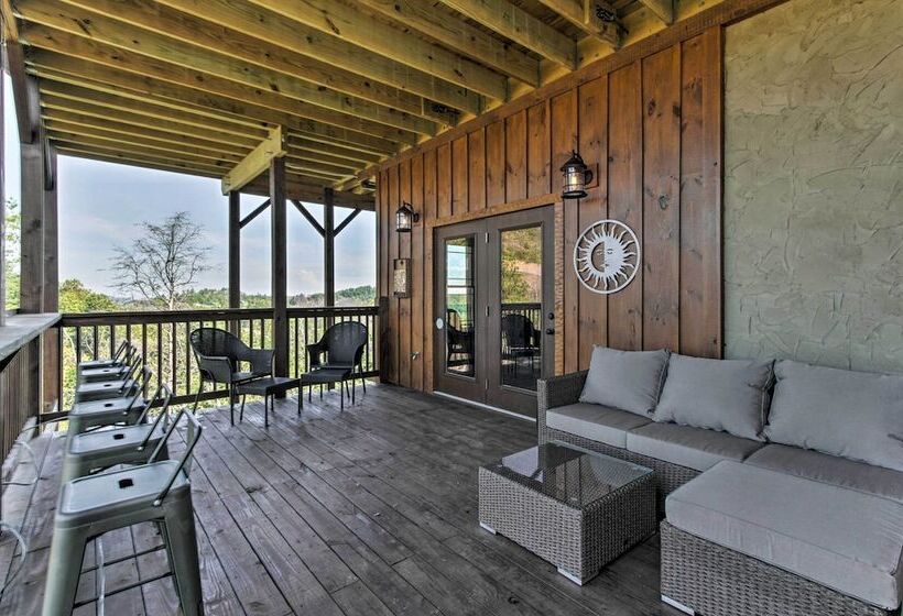 Sevierville Cabin W/ Game Room, Hot Tub & Theater!
