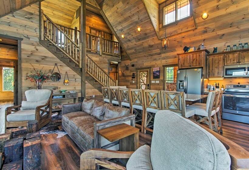 Sevierville Cabin W/ Game Room, Hot Tub & Theater!