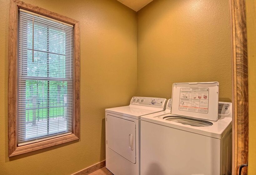 Spacious Family Home W/ Fire Pit On Norfork Lake!