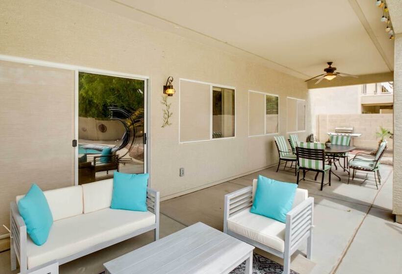 Spacious Goodyear Retreat   Walk To Wigwam!