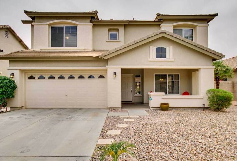 Spacious Goodyear Retreat   Walk To Wigwam!