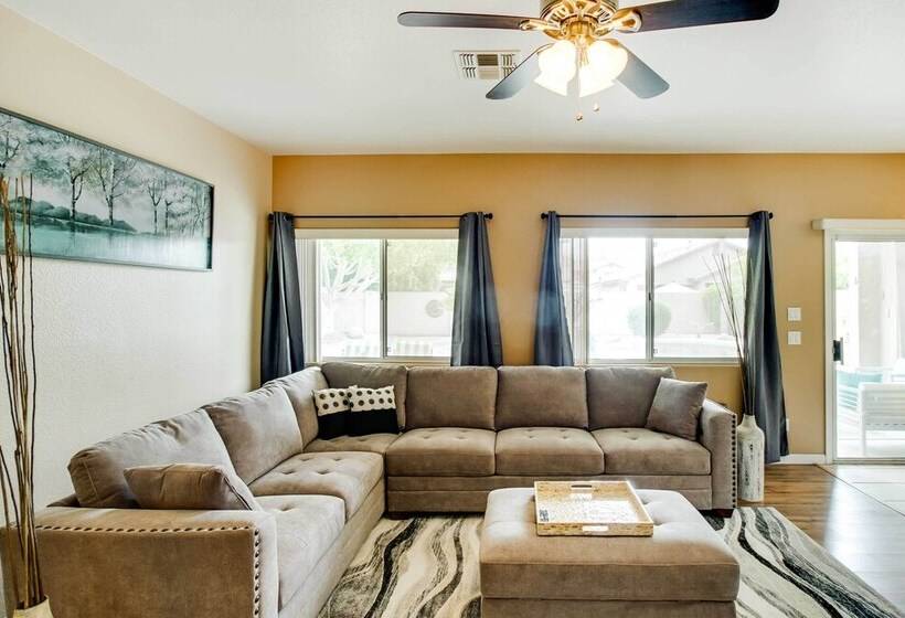 Spacious Goodyear Retreat   Walk To Wigwam!